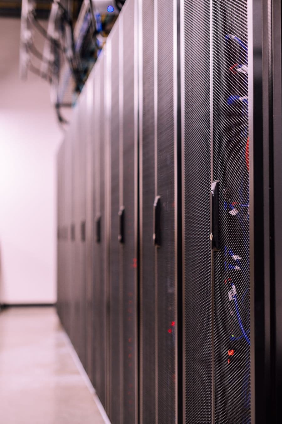 Server-Racks in einem Rechenzentrum